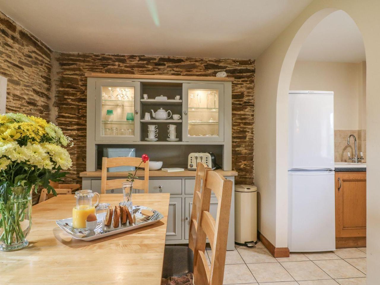 Lily Cottage Лоо Екстер'єр фото